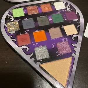 Spoiled Lips Eyeshadow Palette